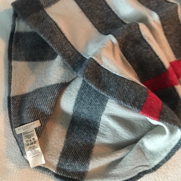 Burberry infinity scarf